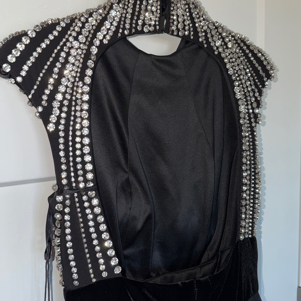 NWT Mac Duggal 77269R - Black Beaded Open Back Pocketed Ball Gown - Picture 6 of 10